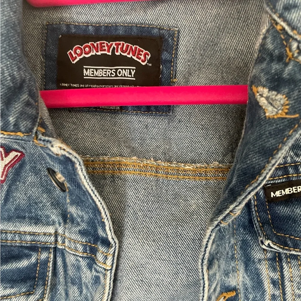 < Members Only‎ x Looney Tunes Denim Jacket >